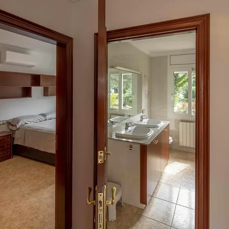 Chalet Casa Con Piscina En Vilobi Donyar *
