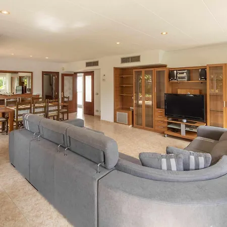Casa Con Piscina En Vilobi Donyar Chalet